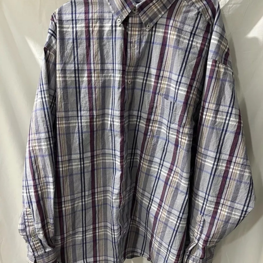 Round Tree & Yorke dress shirt